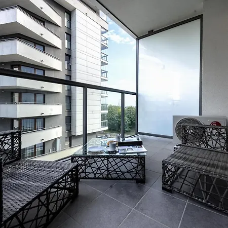 Wola Luxury Stay Warszawa Zewnętrze zdjęcie