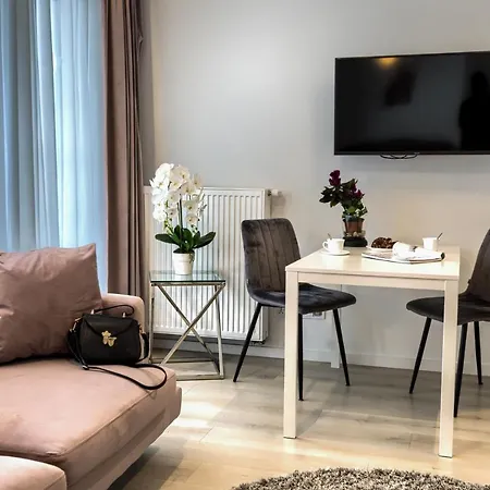 Wola Luxury Stay Warszawa Zewnętrze zdjęcie